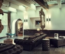 Chesa Tara: Entrance hall