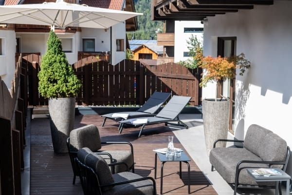 Chalet-Belfiore-Outdoor-chill-out-area