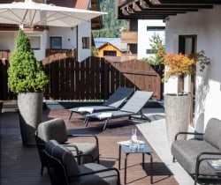 Chalet-Belfiore-Outdoor-chill-out-area