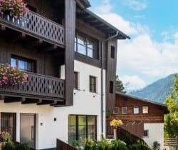 Chalet-Belfiore-Exteriors-in-summer