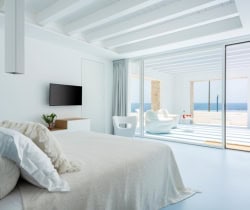 Villa-Renella-Bedroom