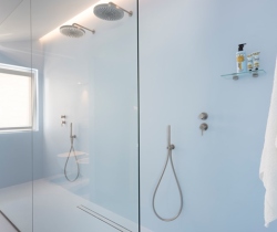 Villa-Renella-Bathroom