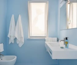 Villa-Renella-Bathroom