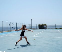 Villa-Renella-Tennis-court