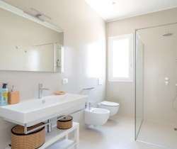 Villa-Zaffiri-Bathroom