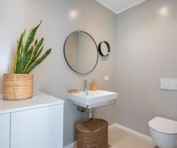 Villa-Zaffiri-Guest-bathroom