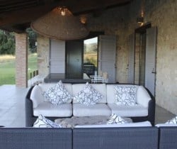 Villa Fontanelle: Outdoor chill out area