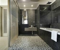 Chalet-Nacar-Bathroom