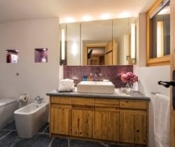 Chalet-Alani-Bathroom