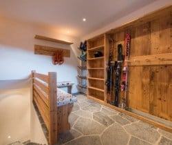 Chalet-Alani-Ski-room