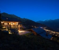 Chalet-Alani-Exterior-by-night