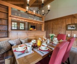 Chalet-Apartment-Arvin-Dining-room