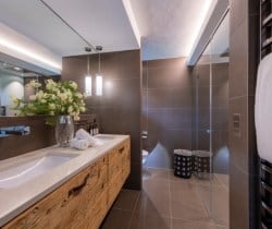 Chalet-Berarde-Bathroom