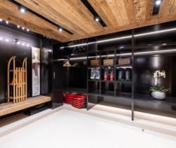 Chalet-Berarde-Ski-room