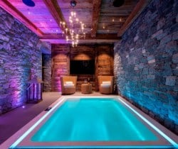 Chalet-Berarde-Hot-tub