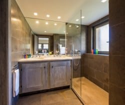Chalet-Berit-Bathroom