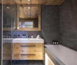 Chalet-Clou-Bathroom