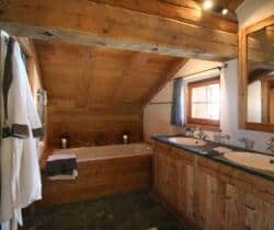 Chalet-d'Este-Bathroom