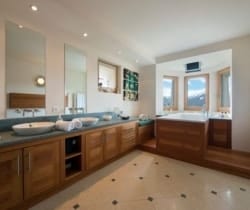 Chalet Dixie: Bathroom