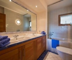 Chalet Dixie: Bathroom