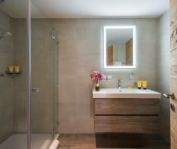 Chalet-Ransou-Bathroom