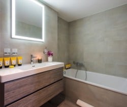 Chalet-Ransou-Bathroom