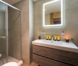 Chalet-Ransou-Bathroom