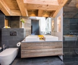 Chalet-Telsa-Bathroom