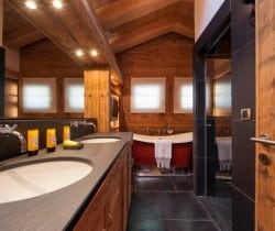 Apartment Valkyr: Bathroom