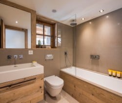 Chalet-Velle-Bathroom