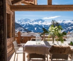 Chalet-Velle-Al-fresco-dining-area