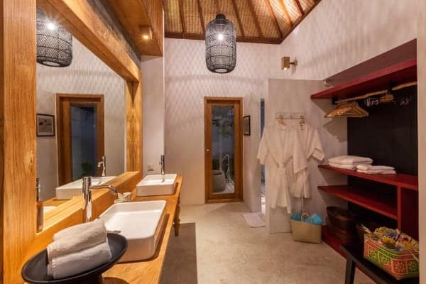 Villa-Teratai-Bathroom