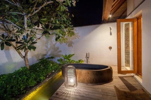 Villa-Teratai-Outdoor-spa-bath
