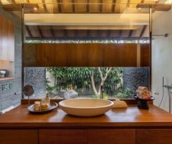 Villa-Teratai-Bathroom