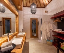 Villa-Teratai-Bathroom