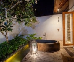 Villa-Teratai-Outdoor-spa-bath