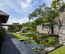 Villa-Teratai-Tropical-garden