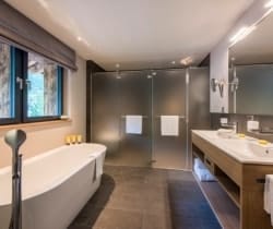 Chalet Erika-Bathroom