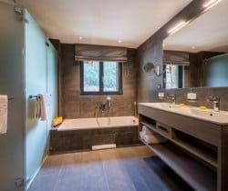 Chalet Erika-Bathroom