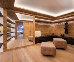 Chalet Esme-Walk in closet