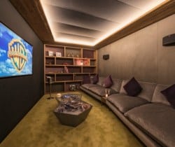 Chalet Esme-TV-room