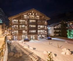 Chalet Apartment Erika-Exterior by night
