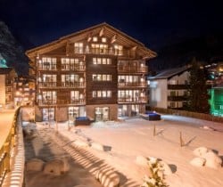 Chalet Apartment Piper-Exterior by night