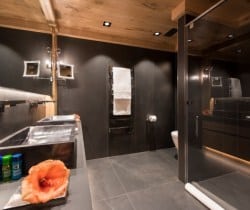 Chalet-Rilla-Bathroom