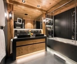 Chalet-Rilla-Bathroom