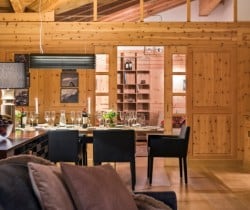 Chalet-Selik-Dining-room