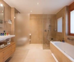 Chalet-Selik-Bathroom