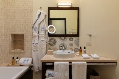 Villa-Salina-Bathroom