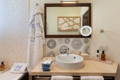 Villa-Salina-Bathroom